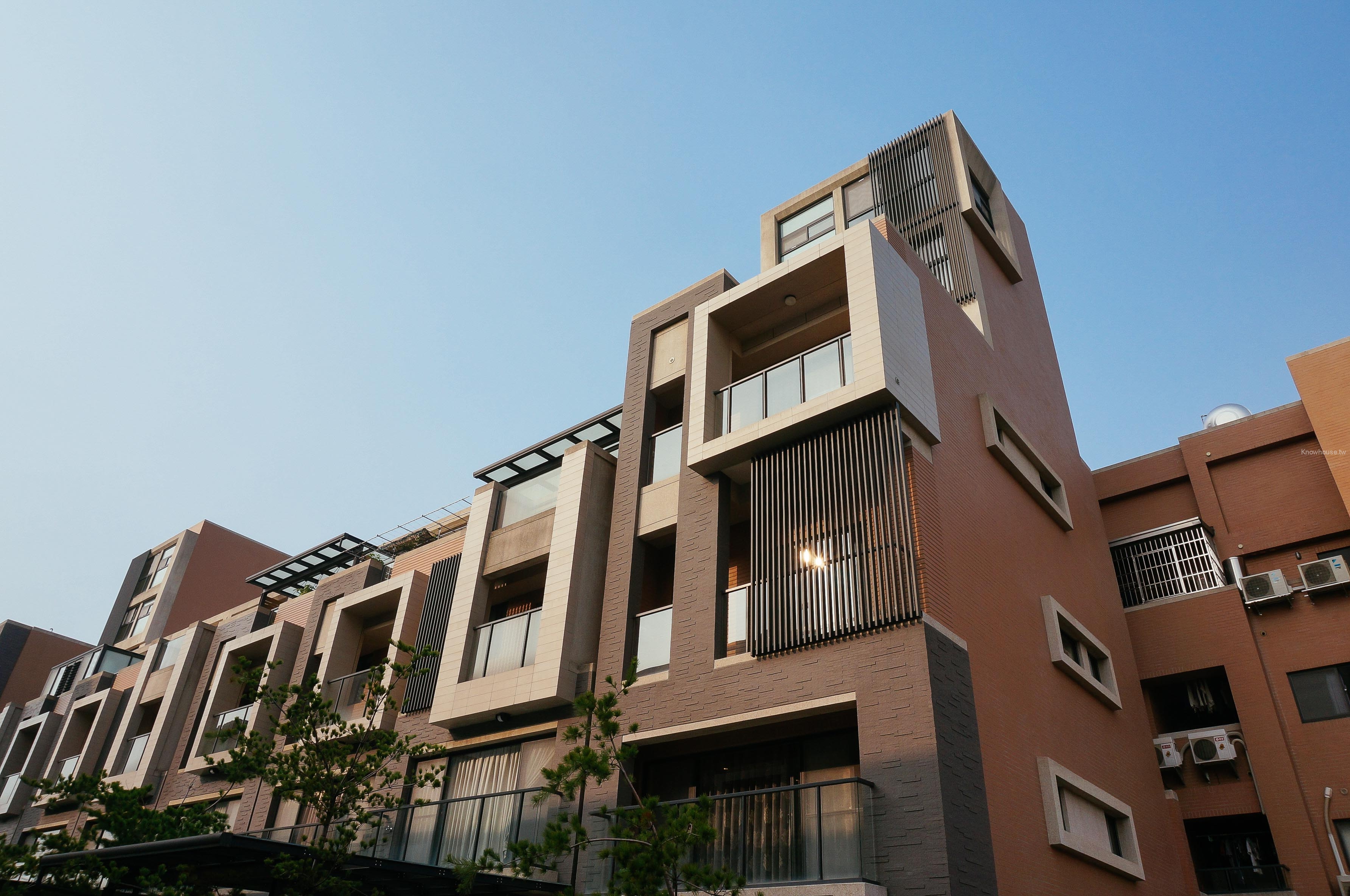 【圓頂建設 七層立體電梯別墅】盡享高樓層露台的開闊視野 - 帶你看建案